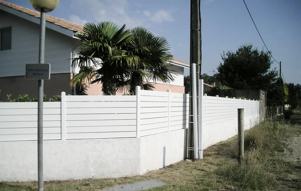 Comment bien choisir sa clôture PVC selon son besoin ?